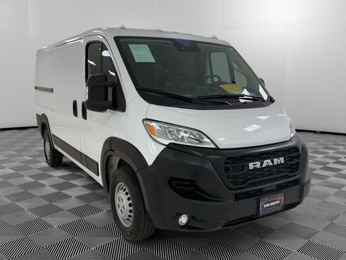 Used 2025 RAM ProMaster 2500 w/ Convenience Group FWD image 6