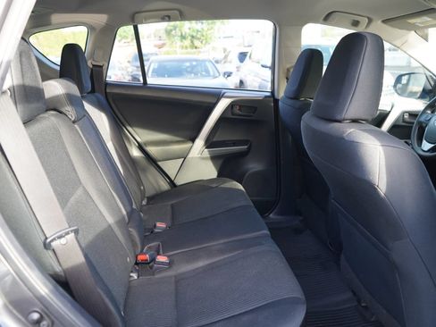 Used 2016 Toyota RAV4 LE FWD image 18