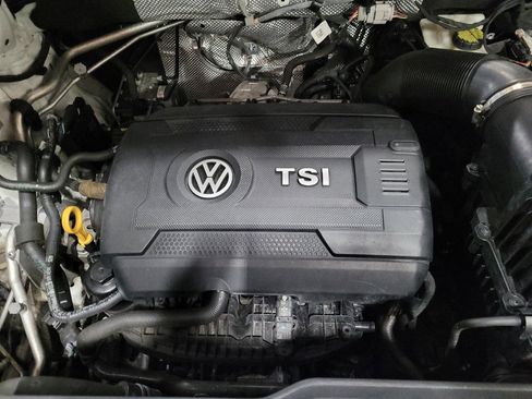 Used 2022 Volkswagen Atlas Cross Sport SE w/ Panoramic Sunroof Package FWD image 30