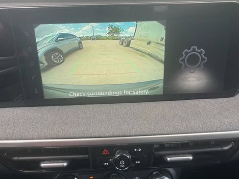 Used 2025 Nissan Kicks SV FWD image 12
