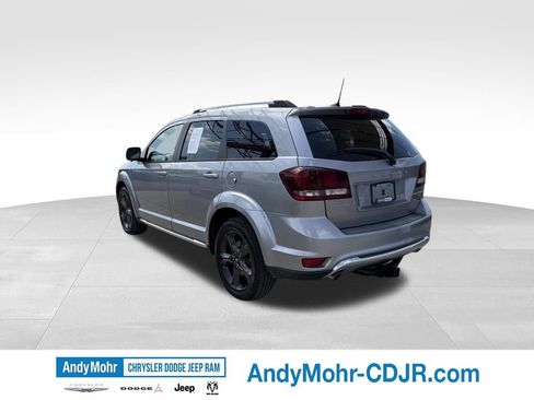 Used 2019 Dodge Journey Crossroad FWD image 5