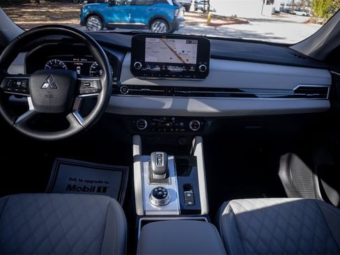 Used 2024 Mitsubishi Outlander SEL image 14