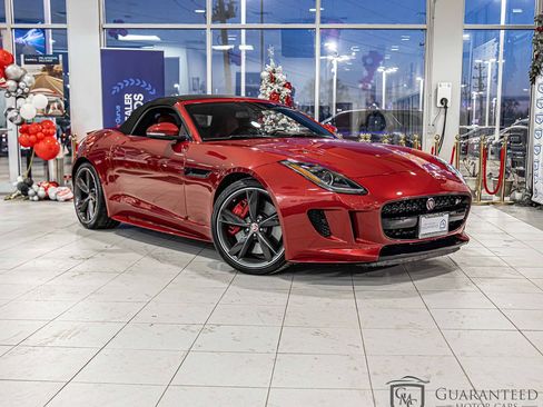 Used 2016 Jaguar F-TYPE R image 3