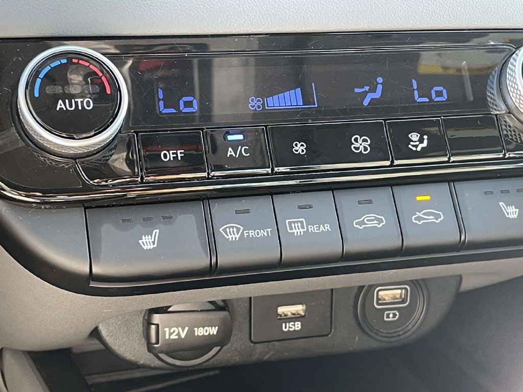 Used 2023 Hyundai Elantra SEL w/ Convenience Package FWD image 28