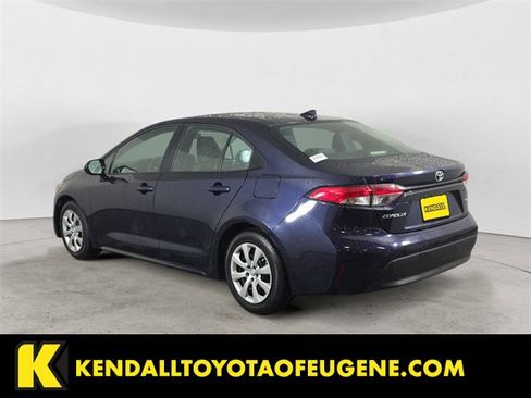 Used 2023 Toyota Corolla LE image 3