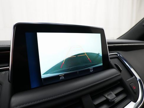 Used 2022 Chevrolet Suburban LT image 21