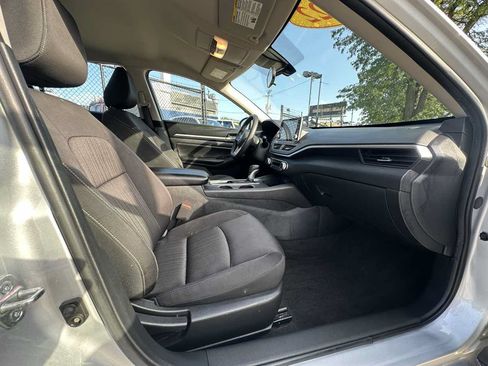 Used 2022 Nissan Altima 2.5 SV FWD image 25