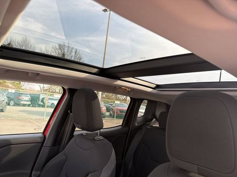 Used 2022 Jeep Renegade Latitude w/ Sun/Sound Group image 28