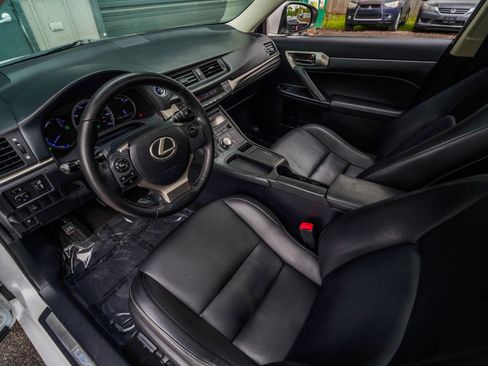 Used 2015 Lexus CT 200h FWD image 11