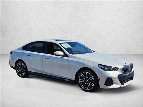 New 2026 BMW 530i RWD image 7