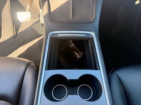 Used 2023 Tesla Model Y Performance image 16