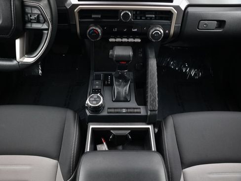 Used 2024 Toyota Tacoma TRD Off-Road AWD/4WD image 28