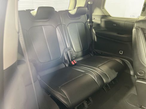 Used 2023 Jeep Grand Cherokee L Limited AWD/4WD image 27
