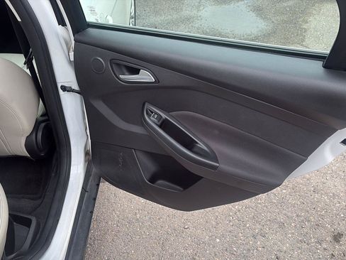 Used 2018 Ford Focus Titanium FWD image 15