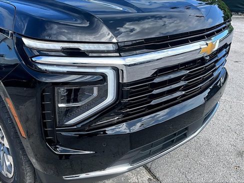 Used 2026 Chevrolet Suburban LS image 30