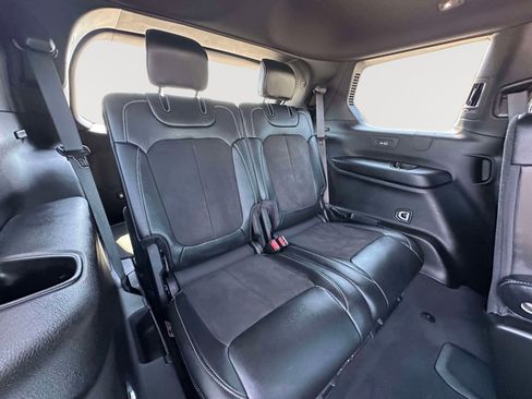 Used 2023 Jeep Grand Cherokee L Laredo AWD/4WD image 24