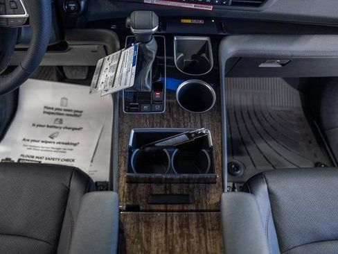 New 2026 Toyota Sienna Platinum image 27
