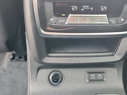 Used 2025 BMW X7 M60i image 13