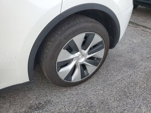 Used 2023 Tesla Model Y Long Range image 7