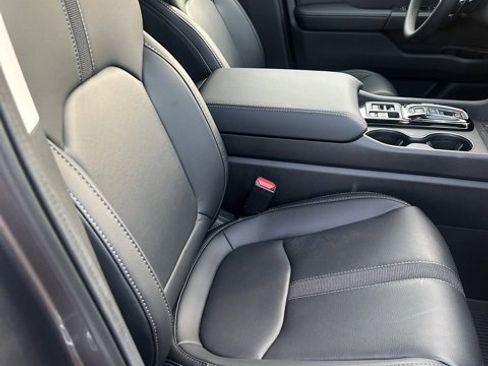 Certified 2025 Honda Pilot EX-L image 13