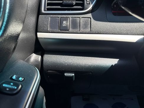 Used 2015 Toyota Camry SE FWD image 32