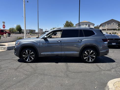 Used 2024 Volkswagen Atlas SEL Premium R-Line AWD/4WD image 2