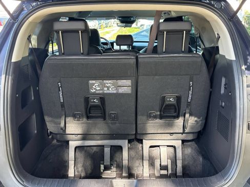 Used 2026 Kia Carnival FWD image 34