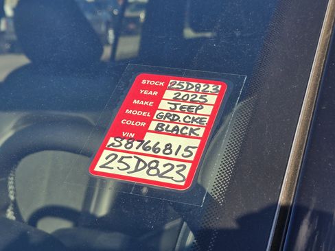 New 2025 Jeep Grand Cherokee L Altitude image 21