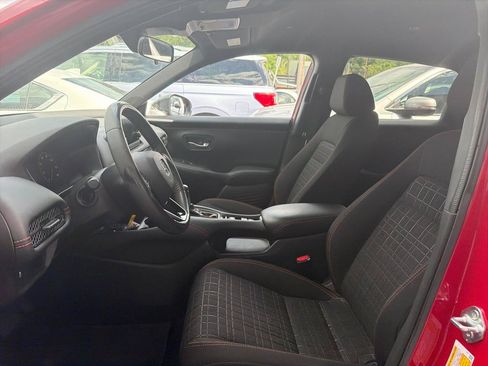 Used 2024 Honda HR-V Sport image 18