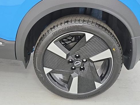 New 2026 Nissan Kicks SR FWD image 32