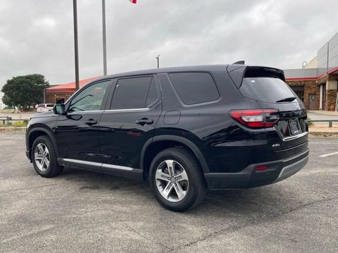 Used 2025 Honda Pilot EX-L image 6