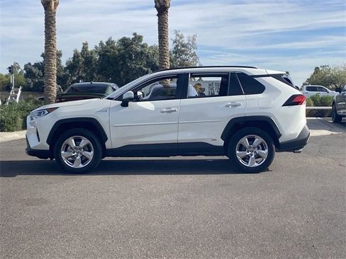 Used 2021 Toyota RAV4 Limited image 9