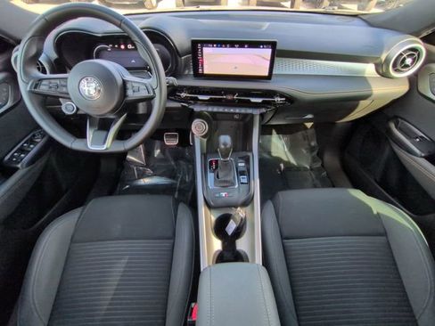 Used 2025 Alfa Romeo Tonale AWD/4WD image 17