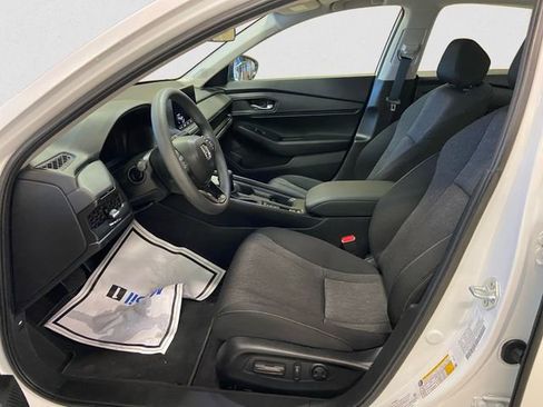 Used 2025 Honda Accord SE image 10