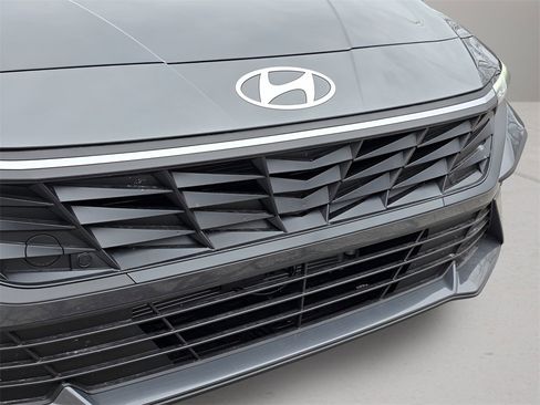 New 2026 Hyundai Elantra Sport image 9