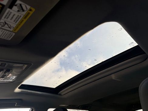 Used 2015 Toyota Highlander XLE image 31