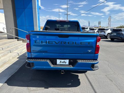 Used 2022 Chevrolet Silverado 1500 Custom w/ LPO, Dark Essentials Package AWD/4WD image 6