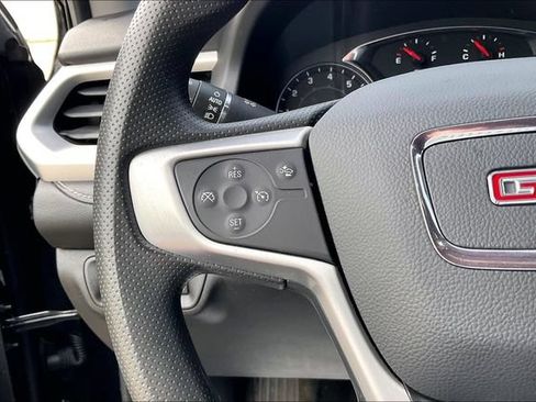 Certified 2023 GMC Acadia SLE w/ Driver Convenience Package FWD image 18