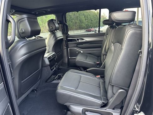 New 2025 Jeep Wagoneer Series II w/ Convenience Group I image 21