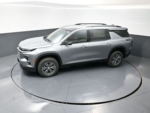New 2026 Chevrolet Traverse LT w/ Driver Confidence Package image 32