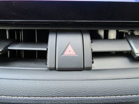 Used 2025 Toyota RAV4 XLE image 43