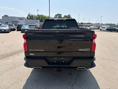 Used 2023 Chevrolet Silverado 1500 High Country w/ Technology Package AWD/4WD image 4