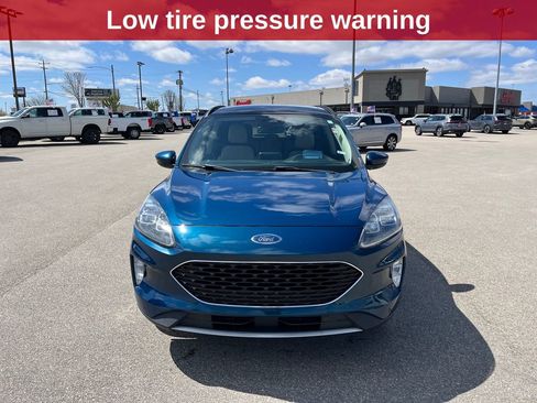 Used 2020 Ford Escape Titanium image 9