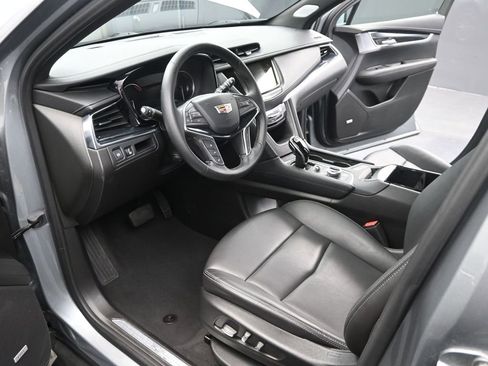 Certified 2025 Cadillac XT5 Premium Luxury image 10