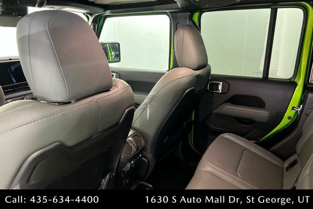 Used 2025 Jeep Gladiator Mojave AWD/4WD image 19
