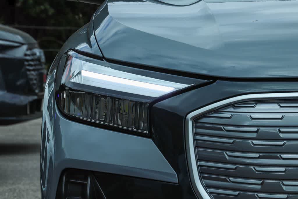 Used 2023 Audi Q4 e-tron Premium Plus w/ Premium Plus RWD image 8