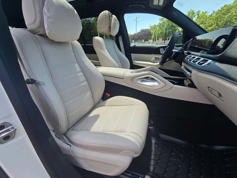 New 2025 Mercedes-Benz GLS 580 4MATIC image 12