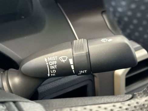 Used 2025 Toyota Tacoma SR5 image 27