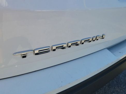 Used 2024 GMC Terrain SLE image 6