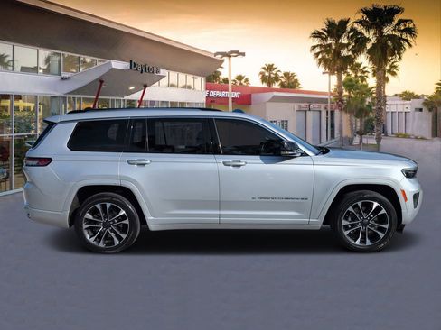 Certified 2023 Jeep Grand Cherokee L Overland w/ Advanced Protech Group III AWD/4WD image 2